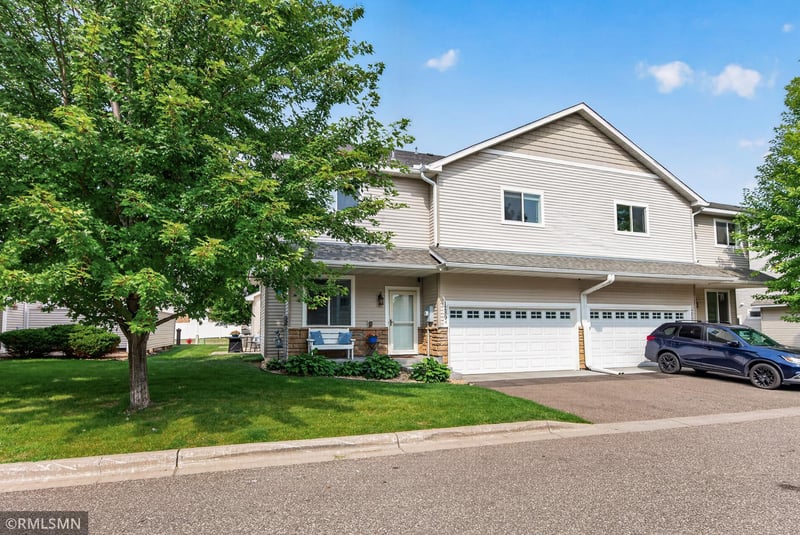 1289 County Road D Cir E #A, Vadnais Heights, MN 55109