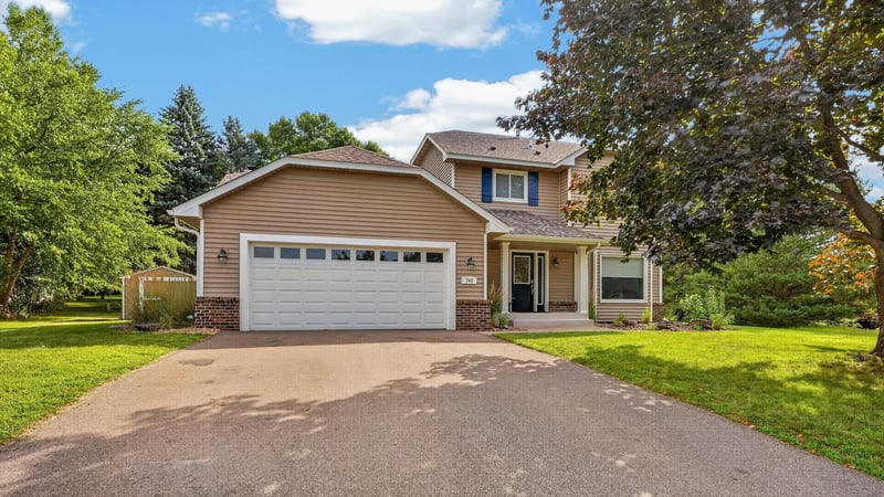 748 Windmill Ct, Eagan, MN 55123