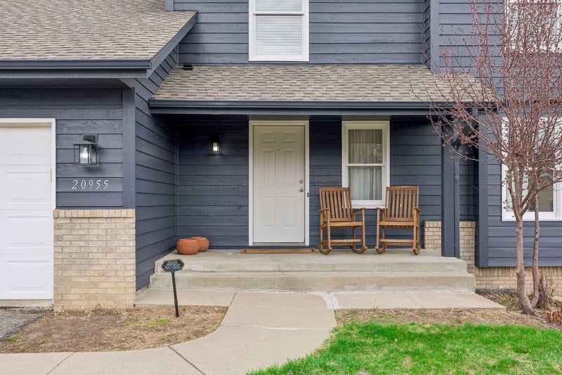 20955 Jamestown Ave, Lakeville, MN 55044