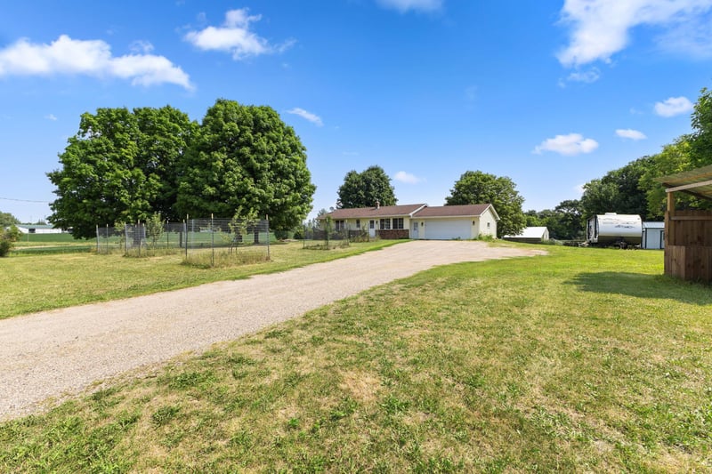 721 Oak Ave S, Maple Lake, MN 55358