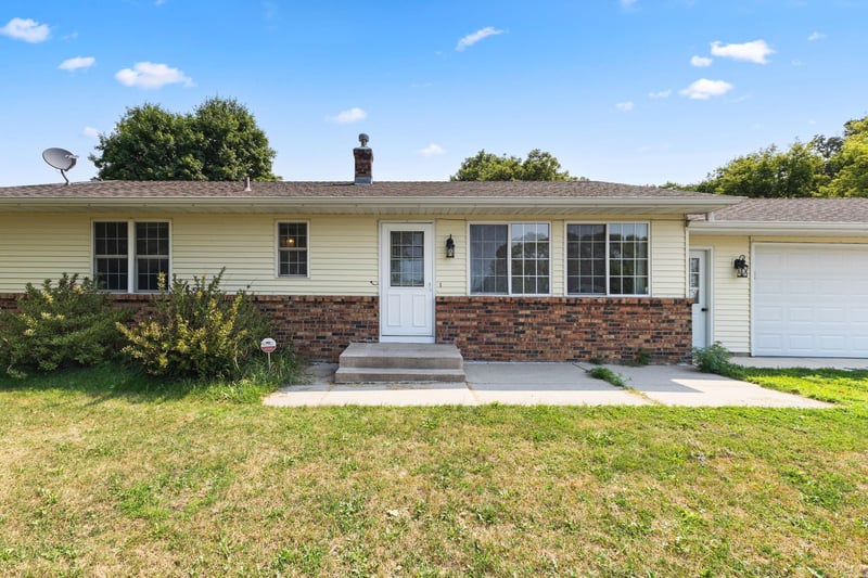 721 Oak Ave S, Maple Lake, MN 55358