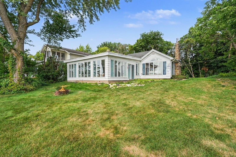 7525 N Shore Cir N, Forest Lake, MN 55025
