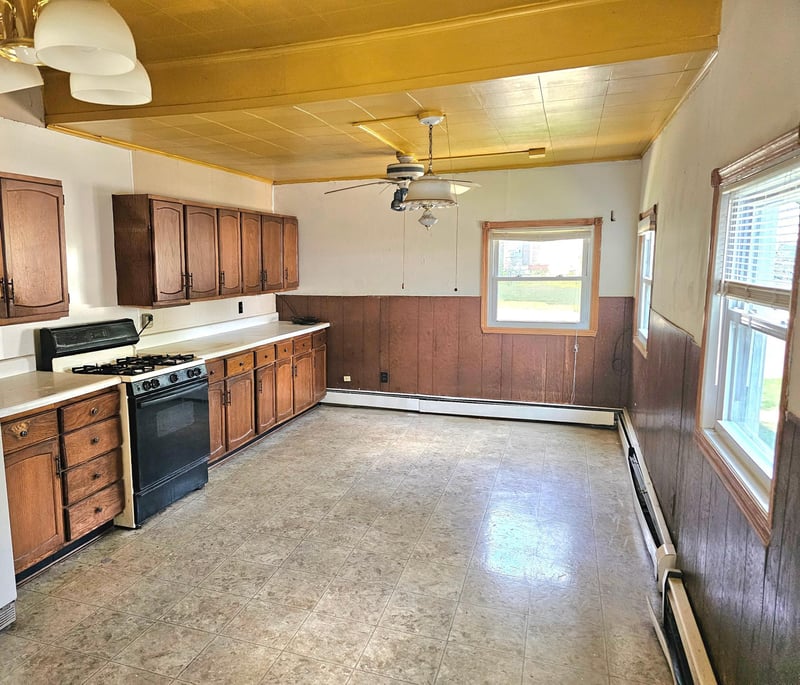 801 5th St SW, Willmar, MN 56201