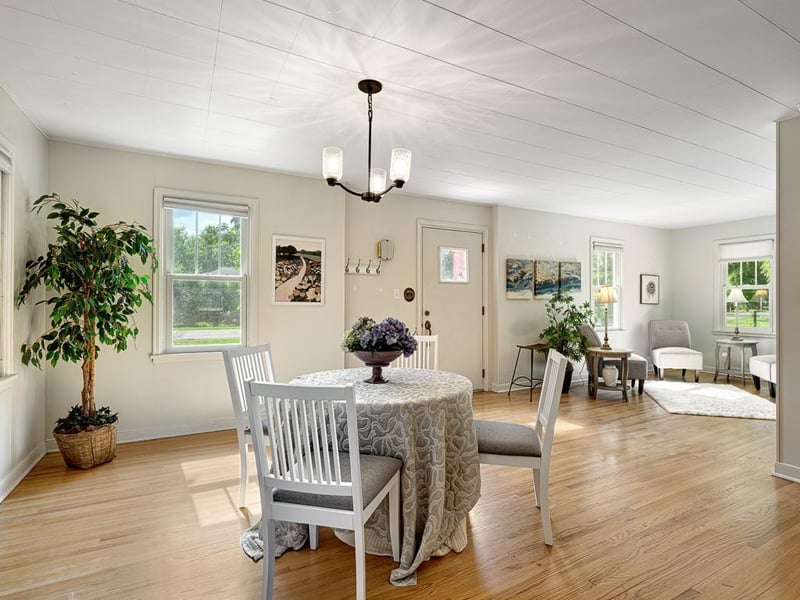 3176 New Brighton Rd, Arden Hills, MN 55112