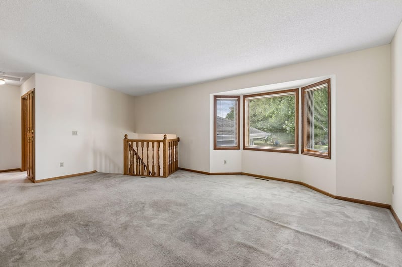 972 Pointe Way, Eagan, MN 55123