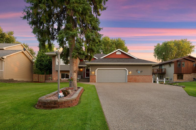 920 100th Ln NE, Blaine, MN 55434