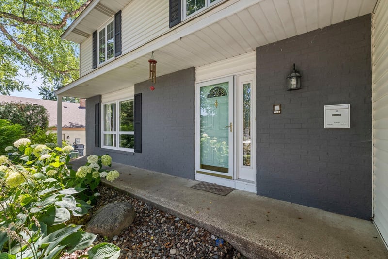 10500 Utah Rd, Bloomington, MN 55438