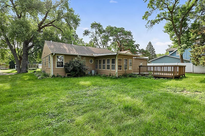 1804 7 1/2 St SW, Willmar, MN 56201