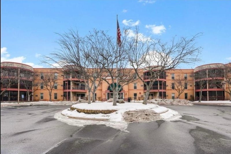 3232 Fremont Ave N #215, Minneapolis, MN 55412