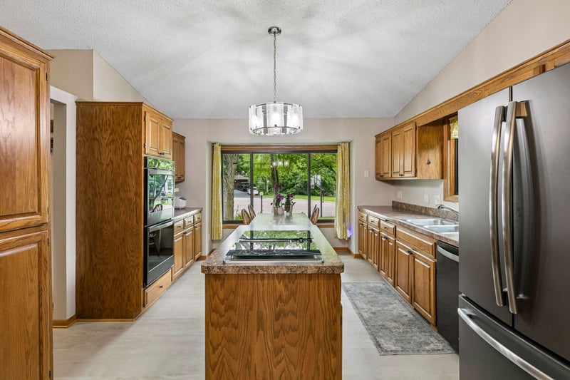 12540 Everest Ct W, Apple Valley, MN 55124