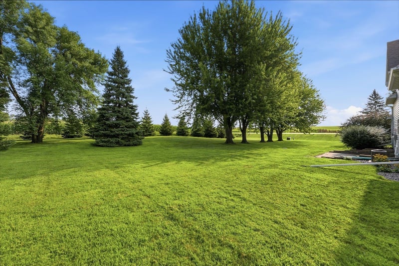 7520 County Road 9 NE, Willmar, MN 56201