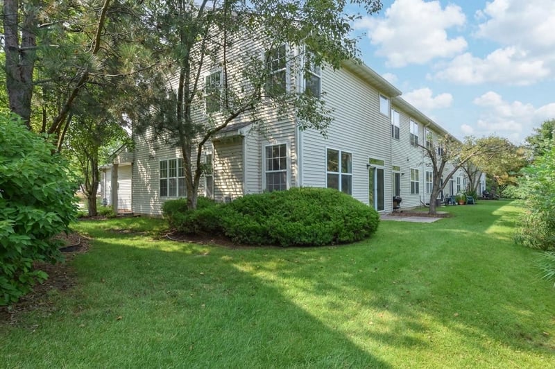 9000 Comstock Ln N, Maple Grove, MN 55311