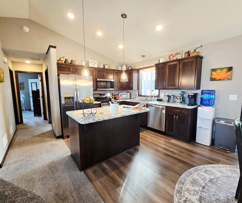 381 18th Street Ct NW, Sauk Rapids, MN 56379