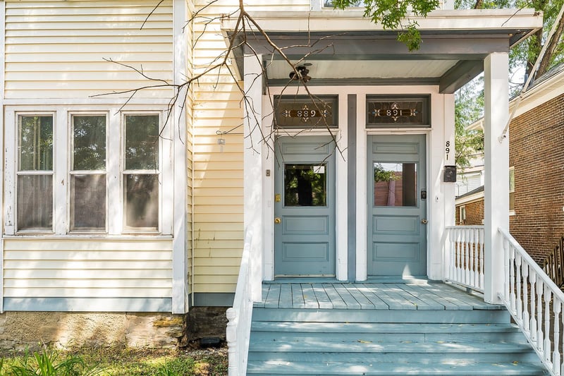 891 Hudson Rd, Saint Paul, MN 55106