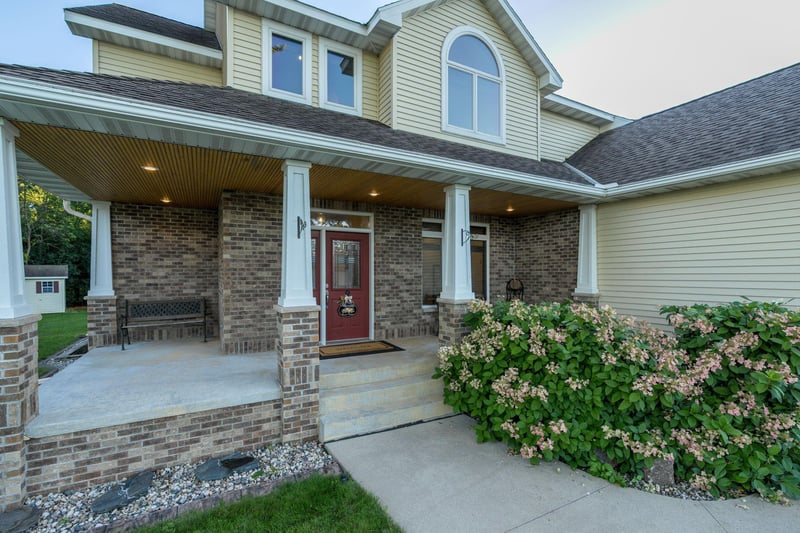 113 Oak Marsh Dr, Mankato, MN 56001