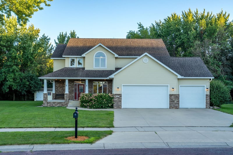 113 Oak Marsh Dr, Mankato, MN 56001