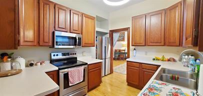 2748 Dupont Ave S, Minneapolis, MN 55408