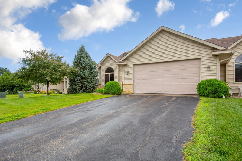 55 Egret Ln, Elysian, MN 56028