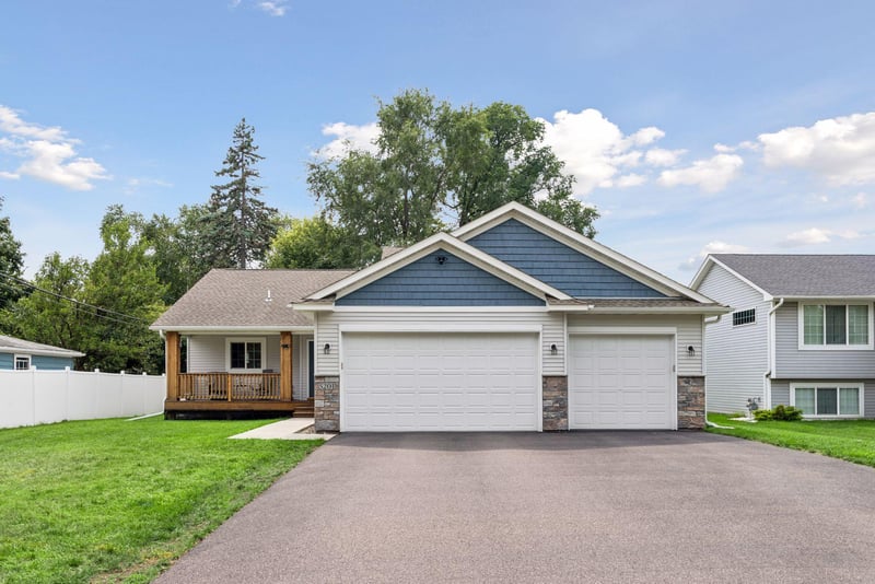 5201 49th Ave N, Crystal, MN 55429