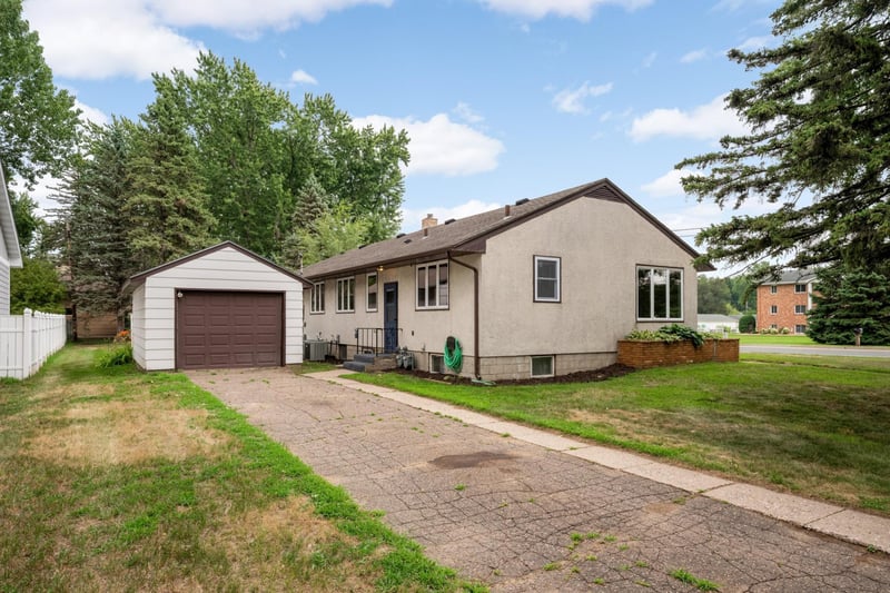 1735 4th St, White Bear Lake, MN 55110