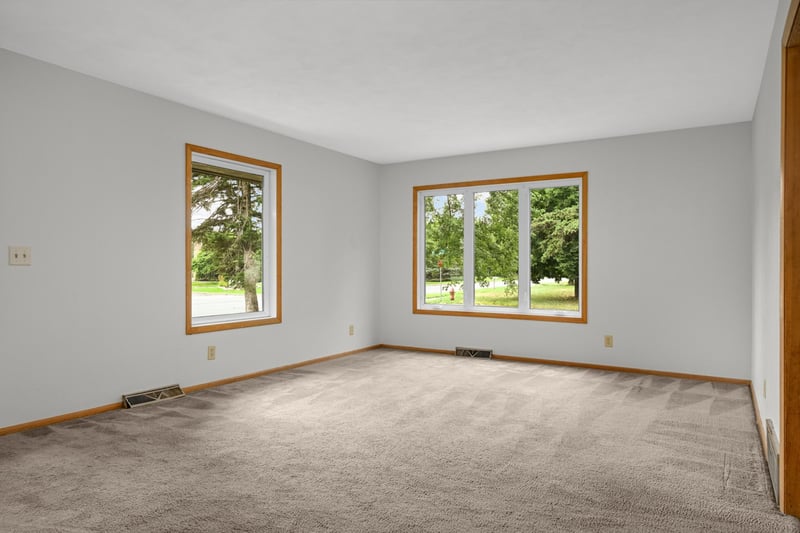 1735 4th St, White Bear Lake, MN 55110