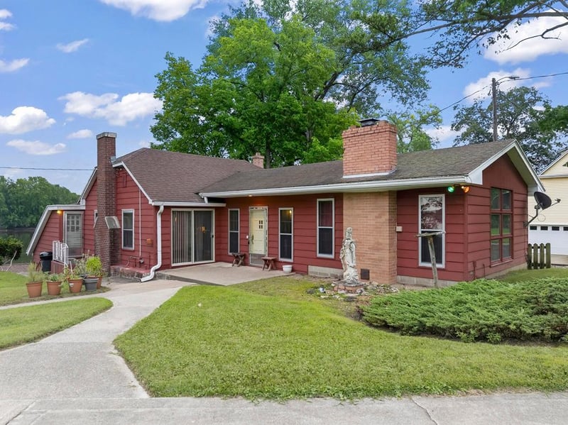 25289 Swan Ln, Winona, MN 55987
