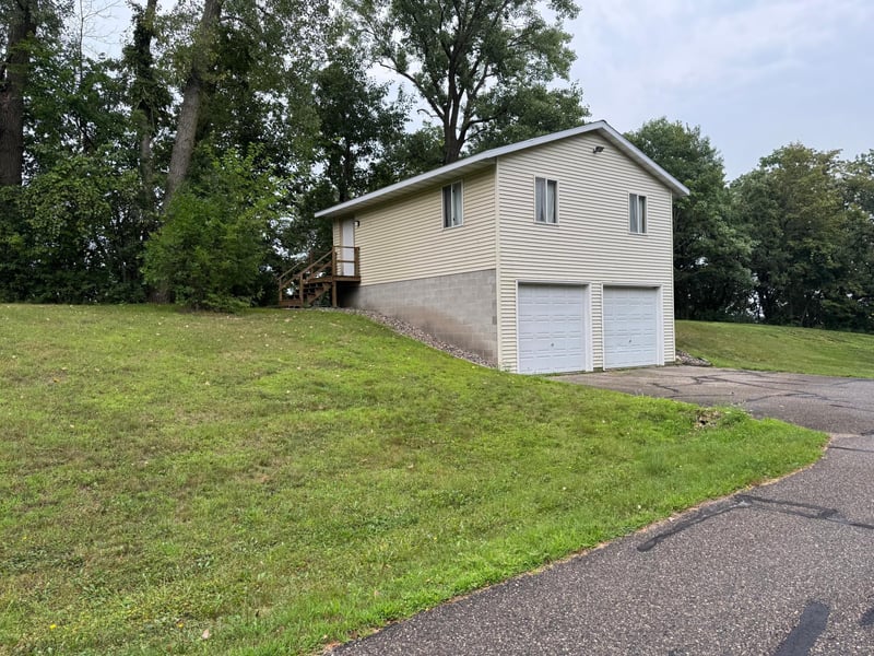 390 Skyline Dr, Wabasha, MN 55981