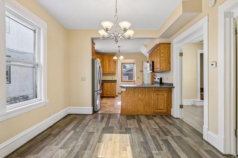 607 Simpson St, Saint Paul, MN 55104