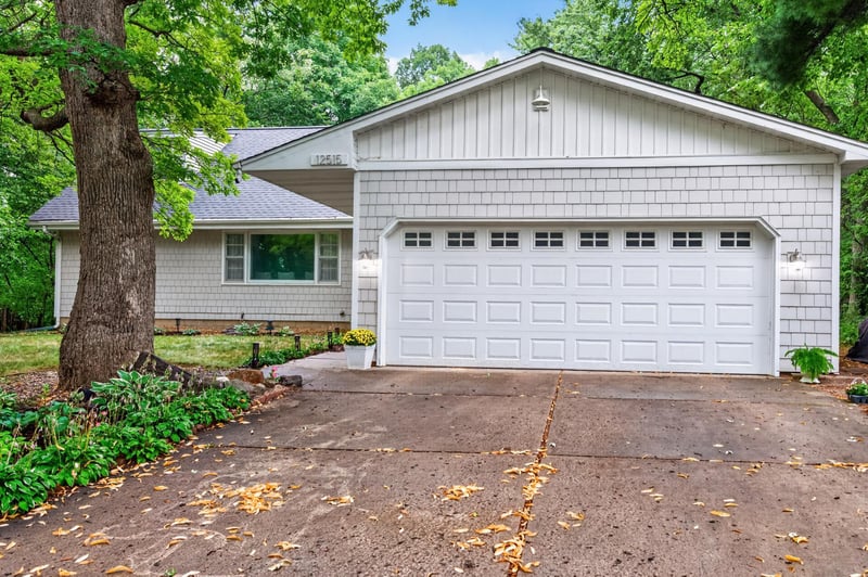 12515 Sunset Trl N, Plymouth, MN 55441