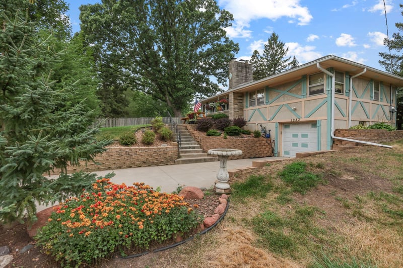 1933 Flandrau St, Maplewood, MN 55109