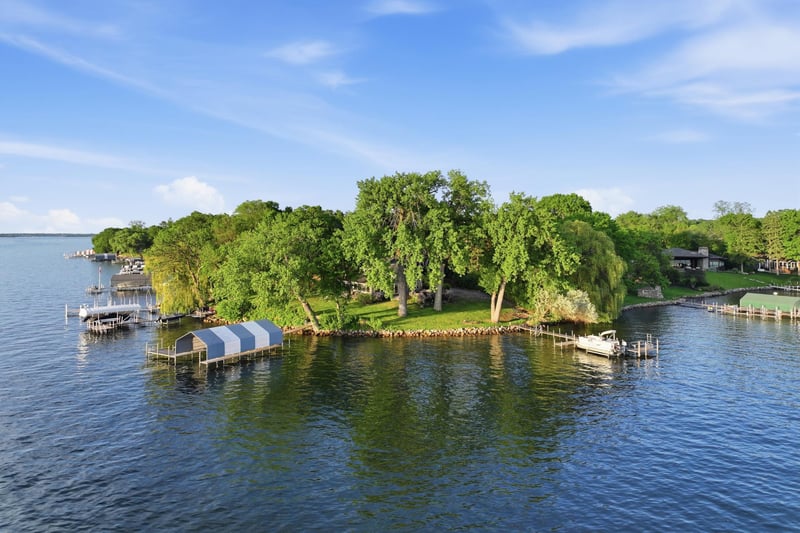 xxx Meadville St, Excelsior, MN 55331