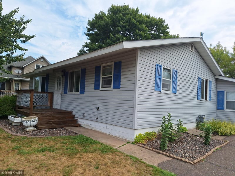 208 1st Ave E, Milltown, WI 54858