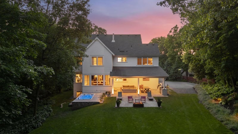 20575 Manor Rd, Shorewood, MN 55331