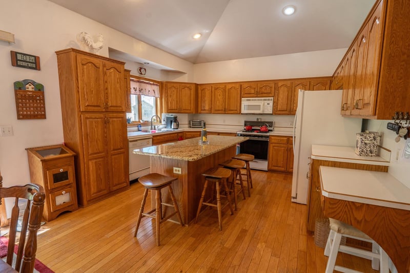 20810 Parkfield Ave, Jordan, MN 55352
