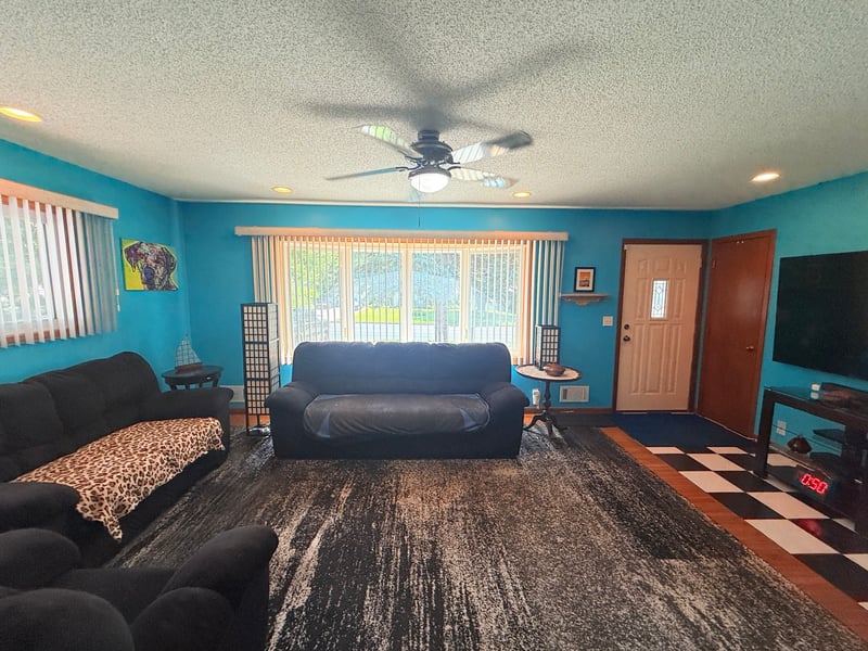 2055 English St, Maplewood, MN 55109