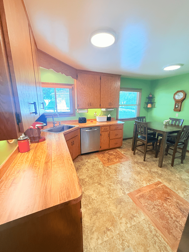 2055 English St, Maplewood, MN 55109