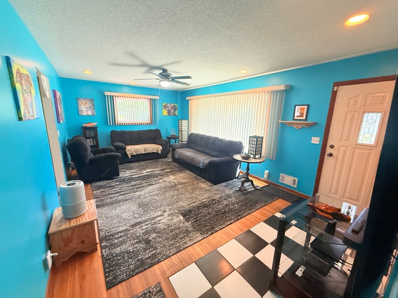 2055 English St, Maplewood, MN 55109