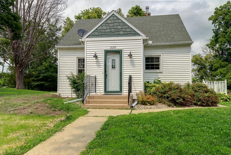 220 Green St W, Waterville, MN 56096