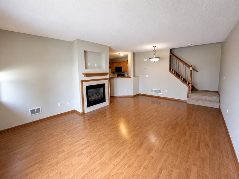 6452 158th St W, Apple Valley, MN 55124