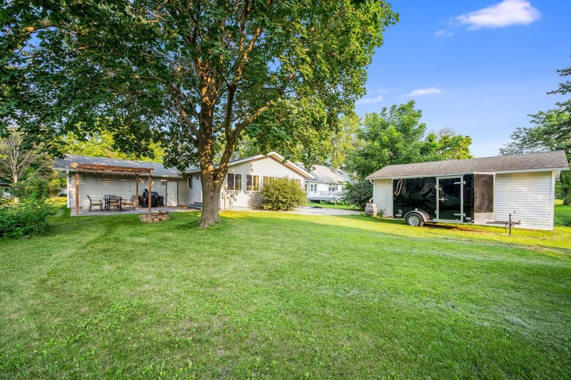 808 7th St S, Saint James, MN 56081