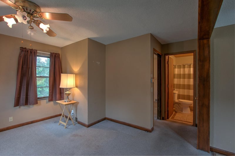 5456 Adams St, Mounds View, MN 55112