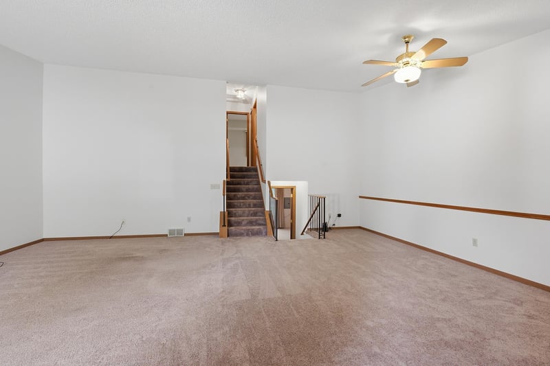 8564 134th St W, Apple Valley, MN 55124