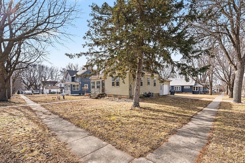 219 N Donaldson St, Luverne, MN 56156