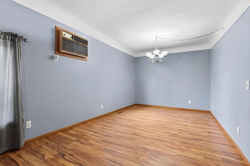 1050 Matilda St, Saint Paul, MN 55117