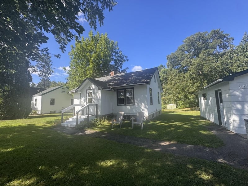 317 Pine St S, Onamia, MN 56359