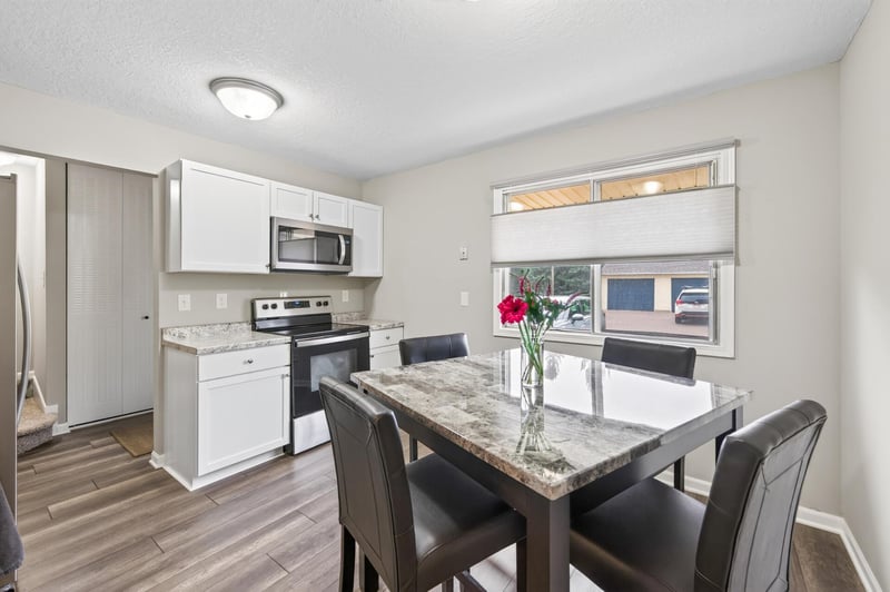 459 Mailand Ct S, Maplewood, MN 55119