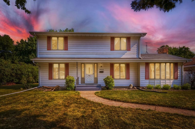 7932 38 1/2 Ave N, New Hope, MN 55427
