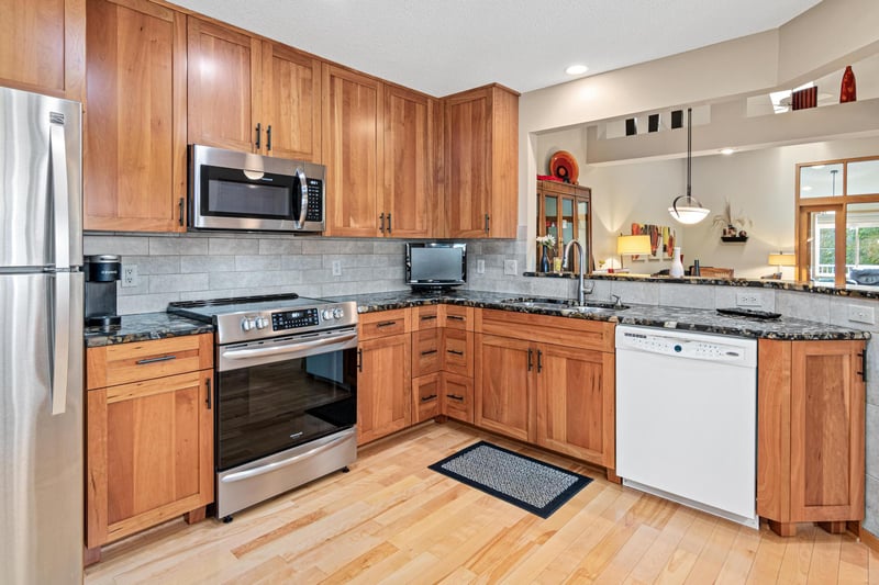 9316 Kimberly Ln N, Maple Grove, MN 55311