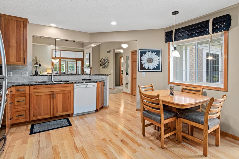 9316 Kimberly Ln N, Maple Grove, MN 55311