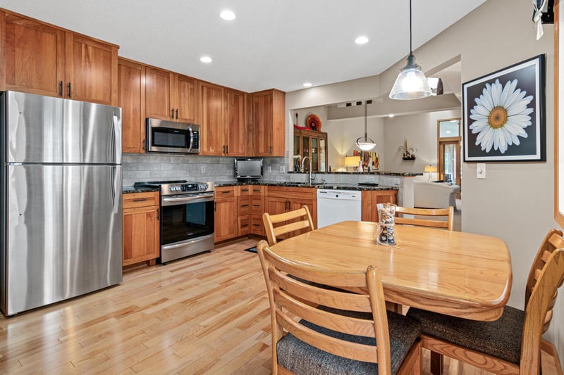 9316 Kimberly Ln N, Maple Grove, MN 55311